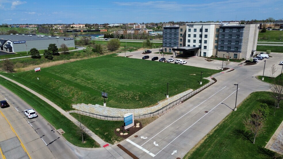 4200 Elmore Ave, Davenport, IA à vendre - Photo de l’immeuble – Image 2 sur 3