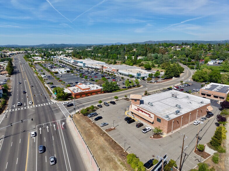 12120 New Airport Rd, Auburn, CA à vendre - Photo de l’immeuble – Image 2 sur 5