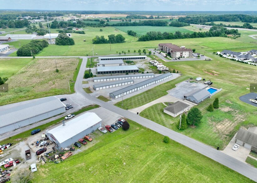 96 Phoenix Dr, Cadiz, KY à vendre - Photo de l’immeuble – Image 3 sur 8