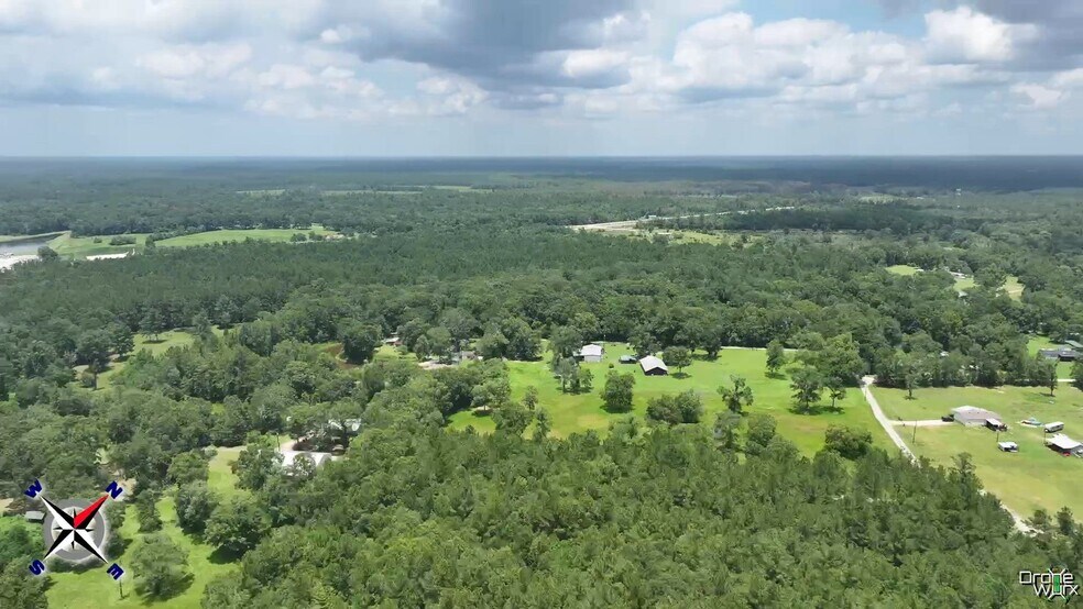 386 County Road 784, Buna, TX à vendre - Vidéo sur l’annonce professionnelle – Image 2 sur 32