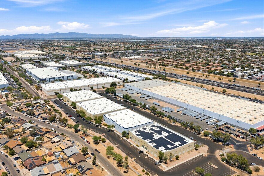 1045 N 71st Ave, Phoenix, AZ à louer - Aérien – Image 2 sur 34