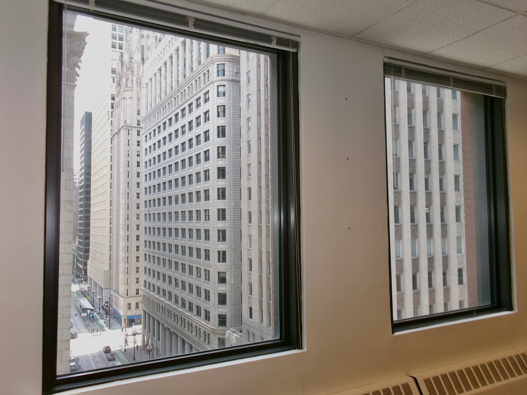 100 N LaSalle St, Chicago, IL à louer Photo intérieure– Image 1 sur 10