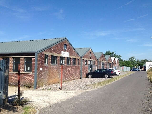 Elcot Ln, Marlborough à louer - Photo de l’immeuble – Image 2 sur 4