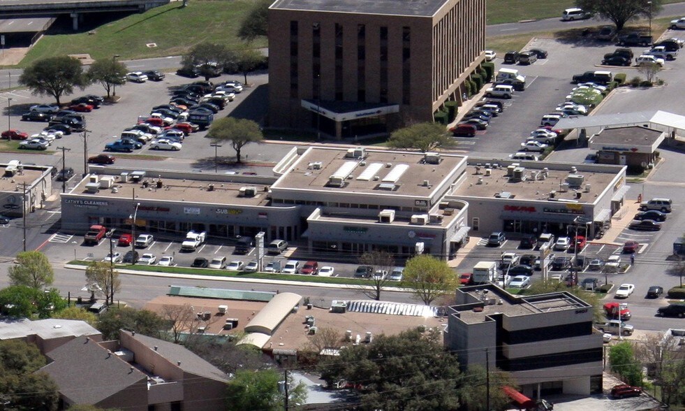 5501-5517 Balcones Dr, Austin, TX à louer - Photo de l’immeuble – Image 3 sur 6