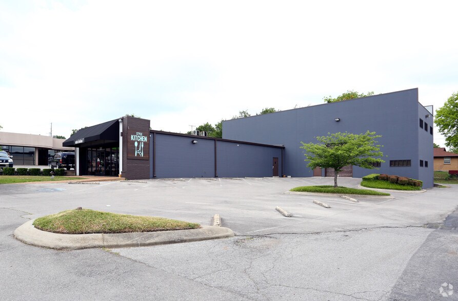 909 8th Ave S, Nashville, TN à louer - Photo principale – Image 1 sur 4