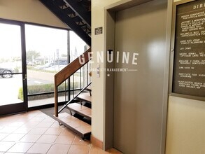 17692 Beach Blvd, Huntington Beach, CA à louer Hall d’entrée– Image 2 sur 5