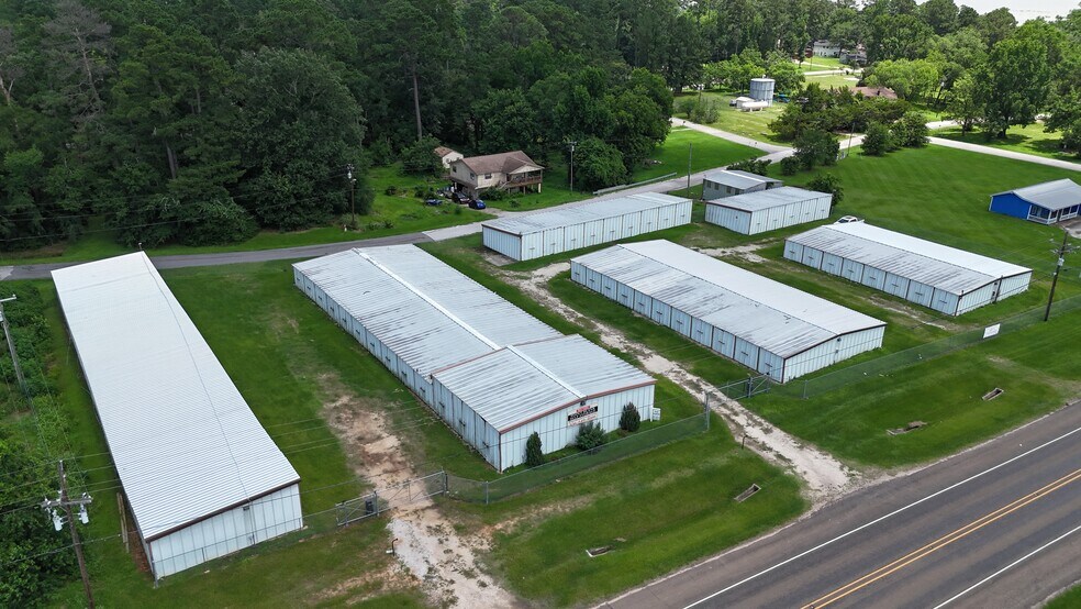 515 State Highway 156, Pointblank, TX à vendre - Photo principale – Image 1 sur 14
