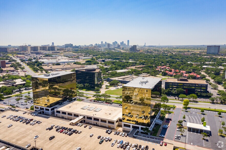 1341 W Mockingbird Ln, Dallas, TX à louer - Aérien – Image 3 sur 23