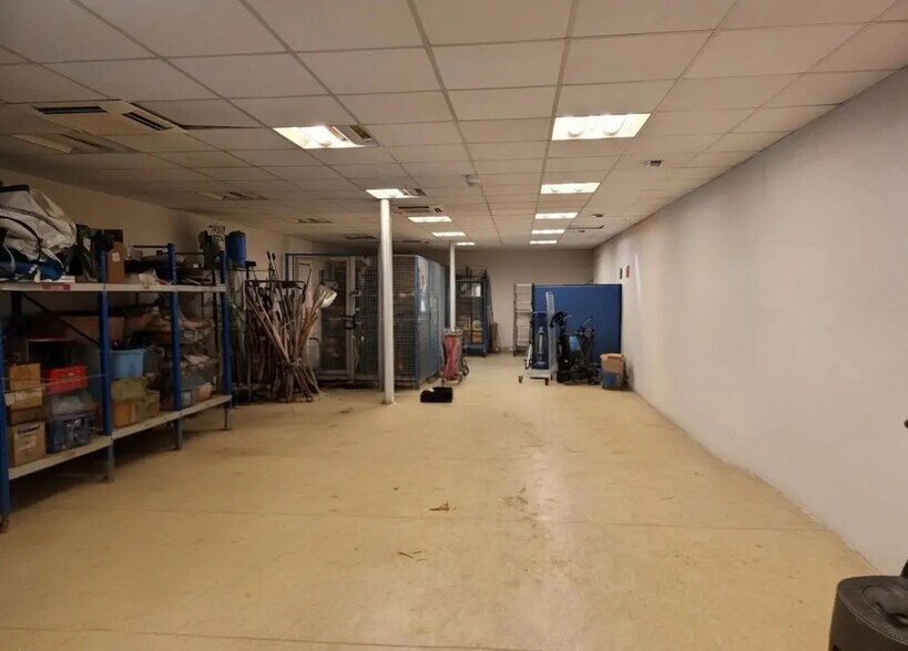Local d’activités dans La Farlède à louer - Photo de l’immeuble – Image 1 sur 8