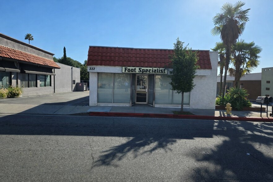 222 E Route 66, Glendora, CA à vendre - Photo principale – Image 1 sur 8