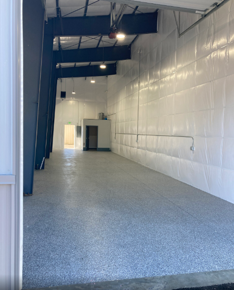 197 Industrial loop, Mccall, ID à louer - Photo de l’immeuble – Image 3 sur 4