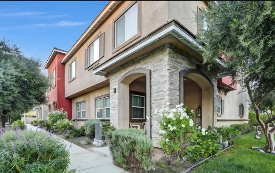 228 N Orange Ave, Rialto, CA à vendre - Photo de l’immeuble – Image 2 sur 21