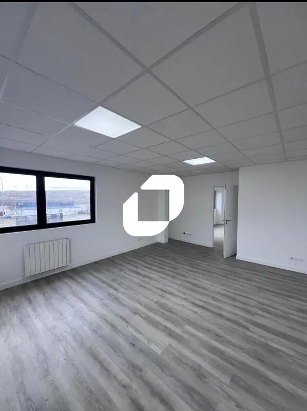 Plus de détails pour Bureau, Local d'activités à louer