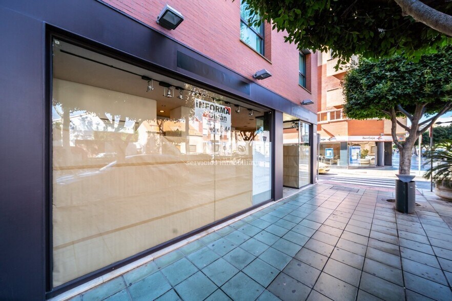 Local commercial dans El Ejido, Almería à louer - Photo de l’immeuble – Image 3 sur 38