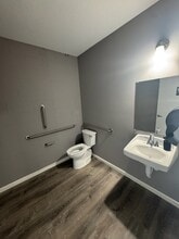 916 W Coliseum Blvd, Fort Wayne, IN à louer Photo intérieure– Image 2 sur 2