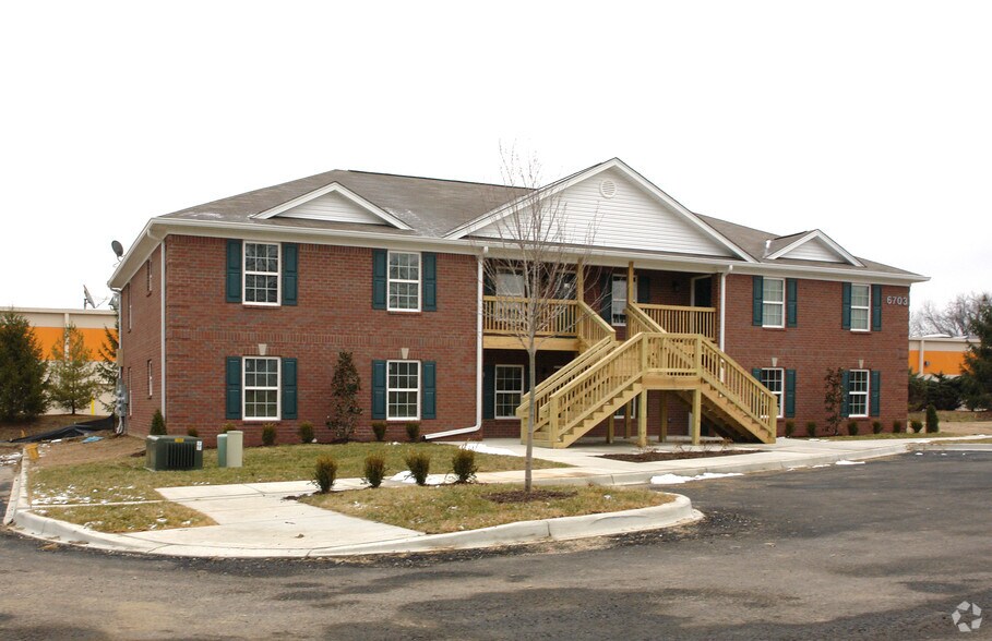 6800 Crawford Crossing Pl, Louisville, KY à vendre - Photo de l’immeuble – Image 2 sur 11