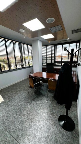 Bureau dans San Sebastián de los Reyes, Madrid à vendre - Photo de l’immeuble – Image 1 sur 9