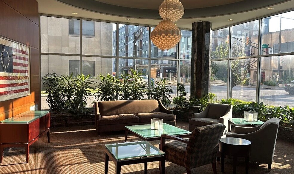 1776 N Meridian St, Indianapolis, IN à louer - Photo de l’immeuble – Image 2 sur 5