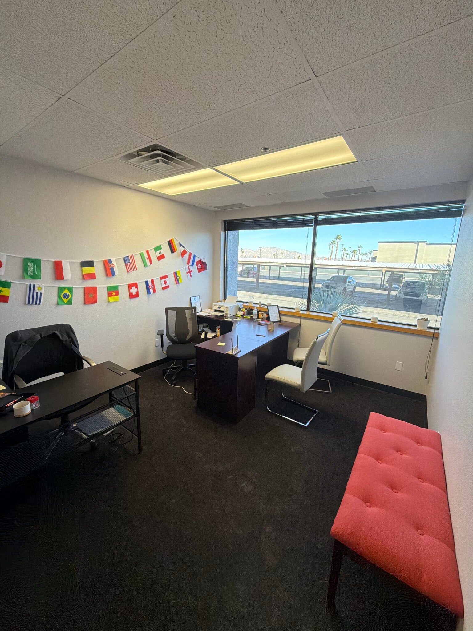 2755-2795 E Desert Inn Rd, Las Vegas, NV à louer Photo intérieure– Image 1 sur 1