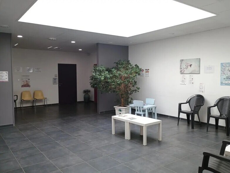 5 Rue Kerkeni, Arbent à louer - Photo de l’immeuble – Image 1 sur 5
