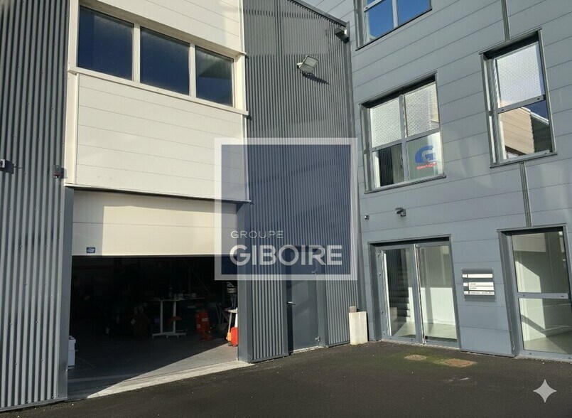 Industriel/Logistique dans Noyal-Châtillon-sur-Seiche à louer - Photo de l’immeuble – Image 2 sur 9