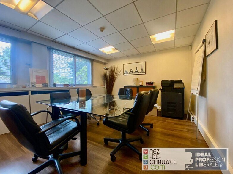 Bureau dans Clichy à vendre - Photo intérieure – Image 2 sur 2