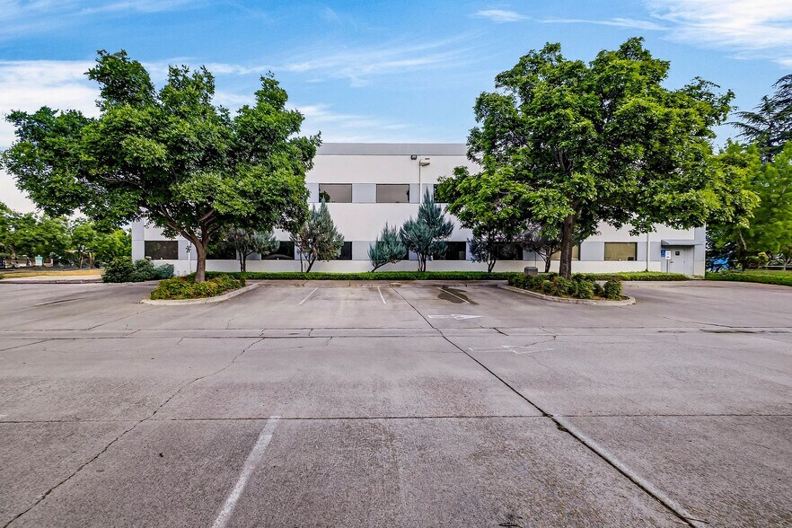 604 E Walker St, Orland, CA à vendre - Photo de l’immeuble – Image 3 sur 23