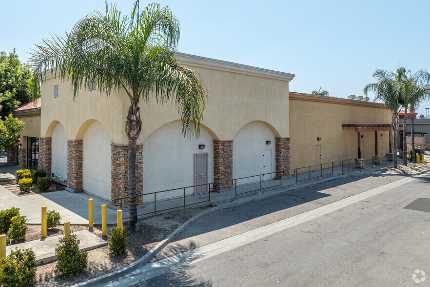 1986 W Florida Ave, Hemet, CA à louer - Photo de l’immeuble – Image 3 sur 5