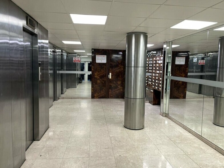Bureau dans Nice à louer - Hall d’entrée – Image 3 sur 3