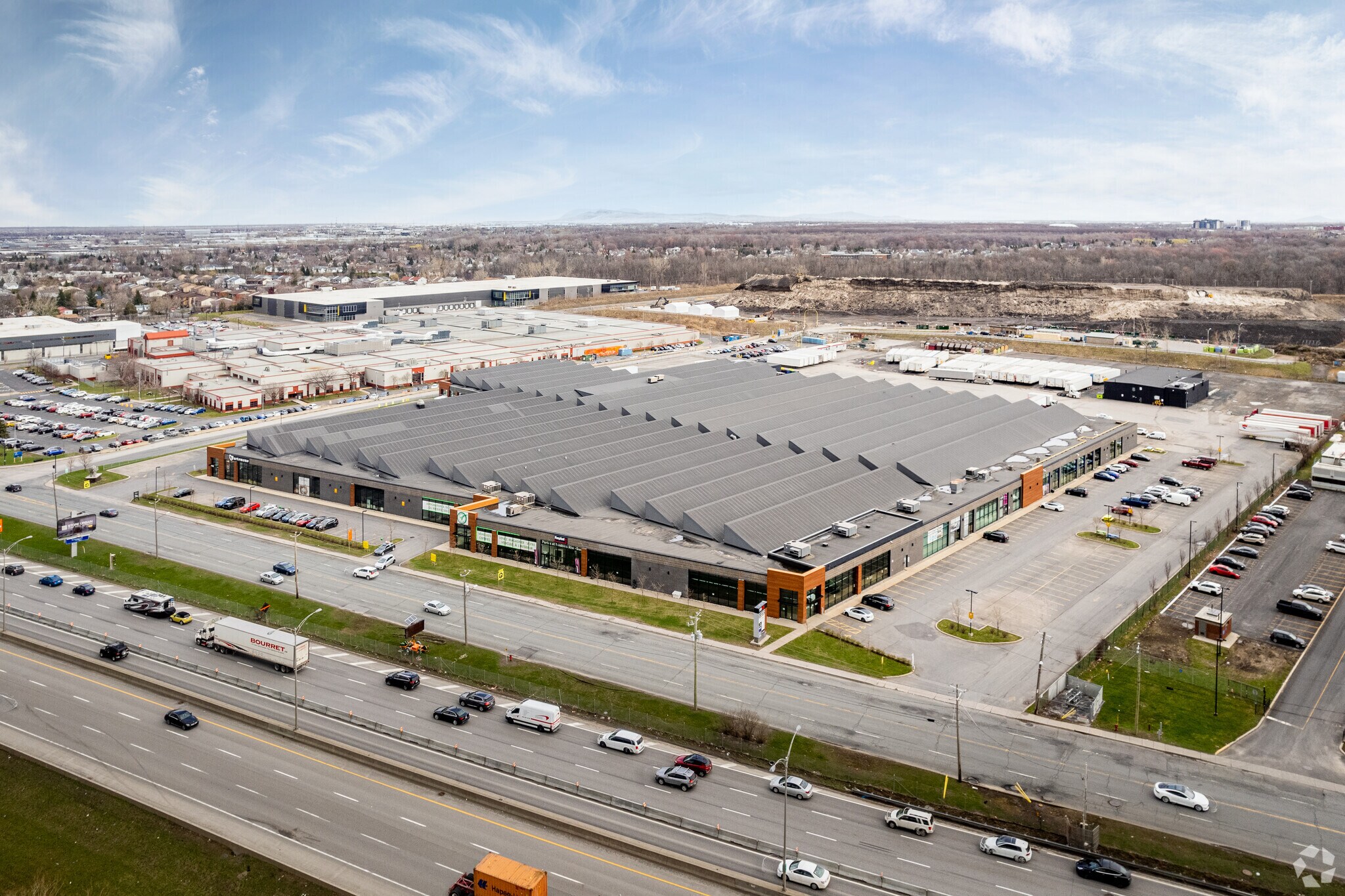 1078-1138 Boul Marie-Victorin, Longueuil, QC à louer Photo principale– Image 1 sur 6