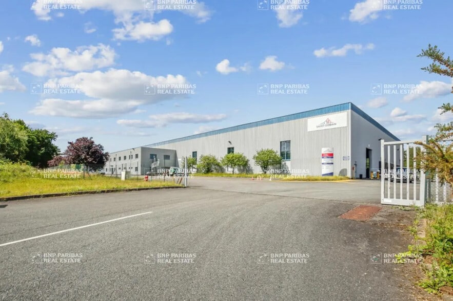 Local d'activités dans Orléans à vendre - Photo de l’immeuble – Image 3 sur 26