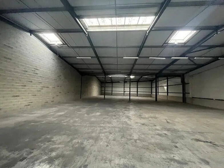 Local d’activités dans Saint-Alban à louer - Photo intérieure – Image 3 sur 16