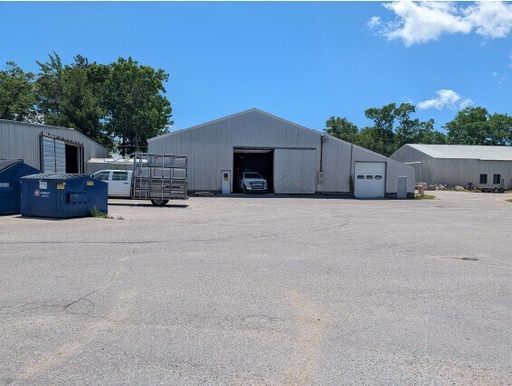 1407 Woodmere Ave, Traverse City, MI à vendre - Photo principale – Image 2 sur 2