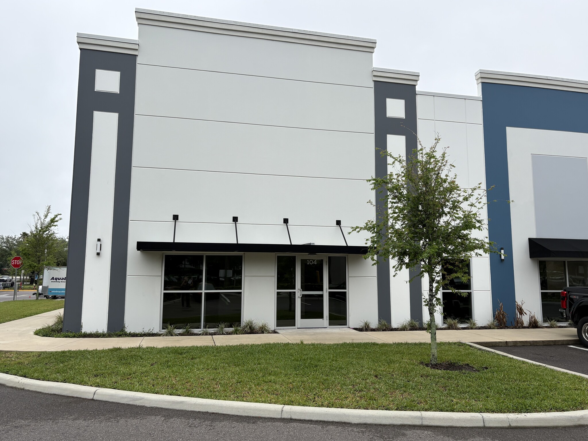 7906 Kingspointe Pky, Orlando, FL à louer Photo intérieure– Image 1 sur 4