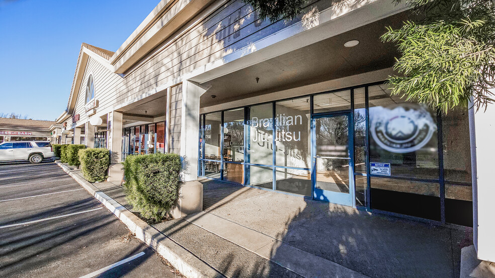1500 Oliver Rd, Fairfield, CA à louer - Photo de l’immeuble – Image 2 sur 7