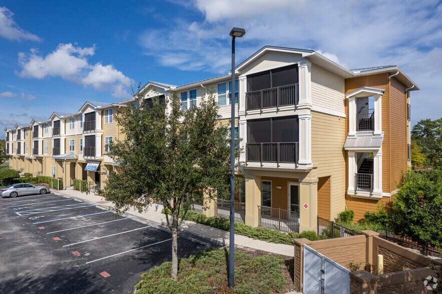 126 E SR 434, Winter Springs, FL à louer - Photo de l’immeuble – Image 2 sur 11