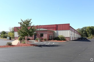 200 Old County Cir, Windsor Locks, CT à louer Photo intérieure– Image 1 sur 6