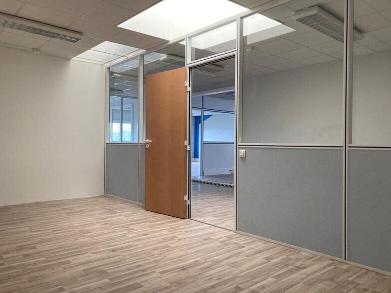Bureau dans Compiègne à louer - Photo intérieure – Image 2 sur 8