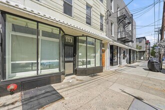113 Brunswick St, Jersey City, NJ à louer Photo de l’immeuble– Image 2 sur 21