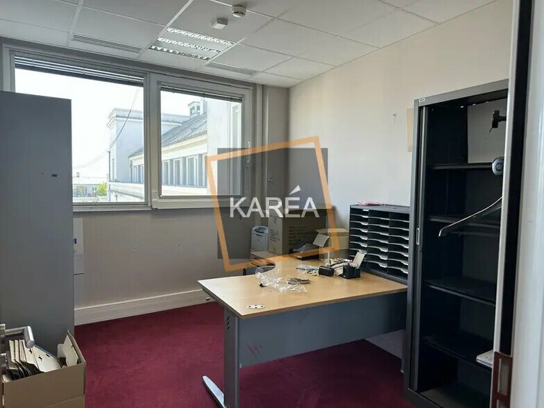 Bureau dans Chessy à louer - Photo intérieure – Image 1 sur 5