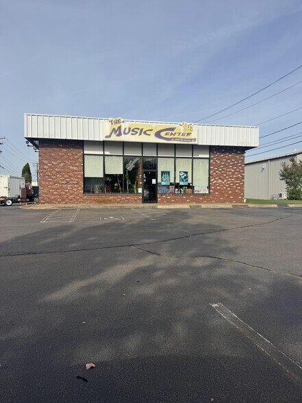 473 Washington Ave, North Haven, CT à louer - Photo de l’immeuble – Image 2 sur 4