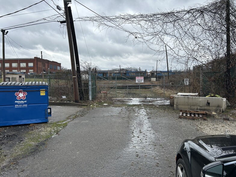 5th Avenue and 25th street, Huntington, WV à vendre - Photo de l’immeuble – Image 2 sur 5