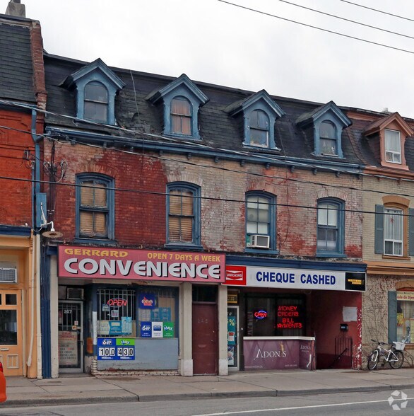 245-247 Gerrard St E, Toronto, ON à louer - Photo principale – Image 1 sur 3