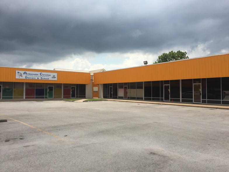 10100 Kleckley Dr, Houston, TX à louer - Photo de l’immeuble – Image 1 sur 5