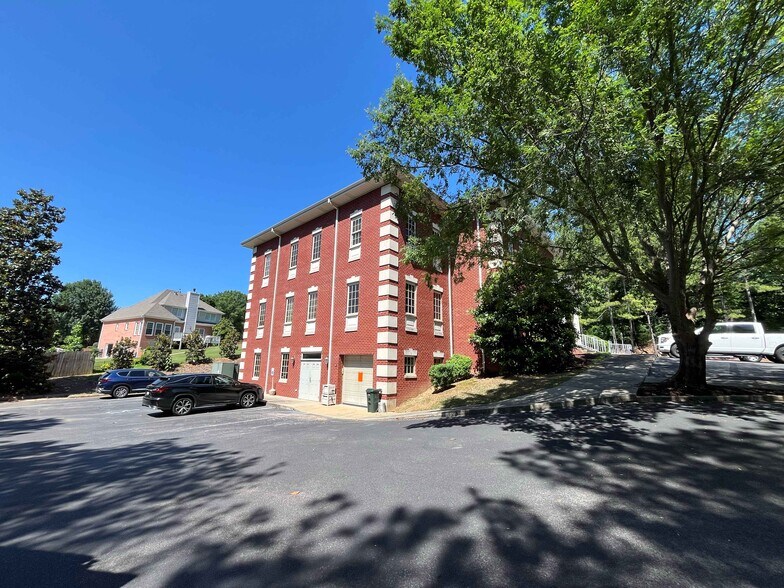 400 Emery Dr, Birmingham, AL à louer - Photo de l’immeuble – Image 2 sur 12