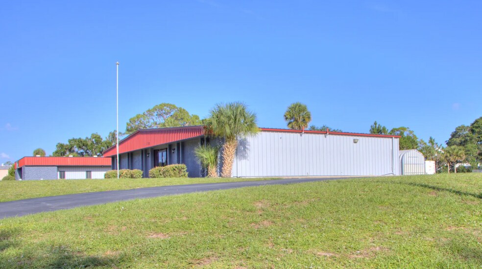 1625 White Dr, Titusville, FL à vendre - Photo de l’immeuble – Image 3 sur 12