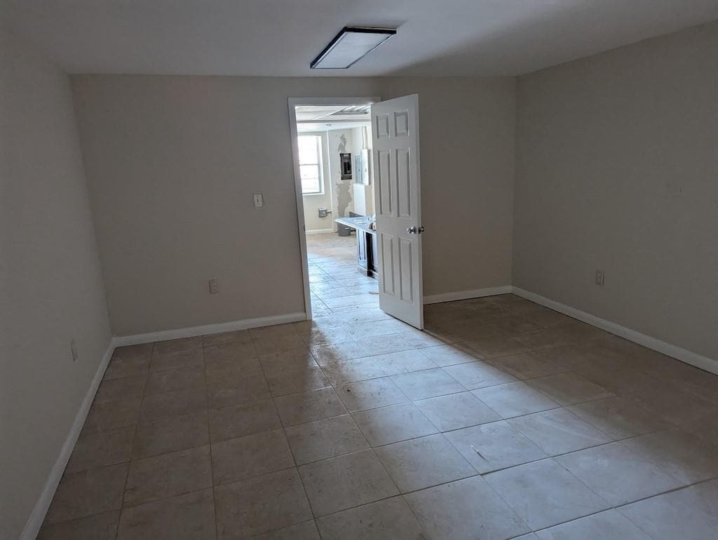 517 NE 2nd Ave, Hallandale Beach, FL à louer Photo de l’immeuble– Image 1 sur 6