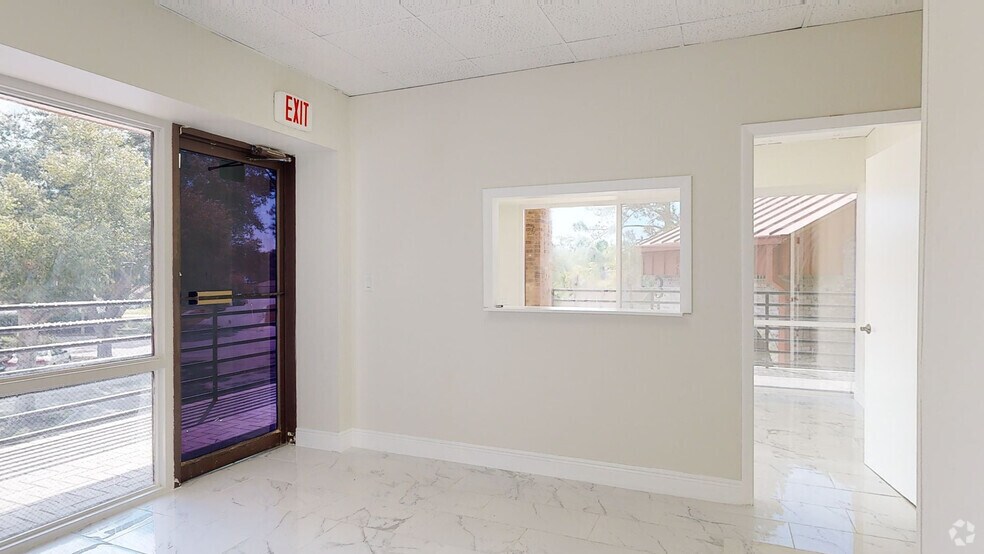 3102 W Waters Ave, Tampa, FL à louer - Numérisation 3D Matterport – Image 2 sur 24