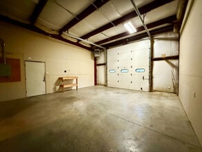 120 Dix Ave, Glens Falls, NY à louer Photo intérieure– Image 2 sur 2