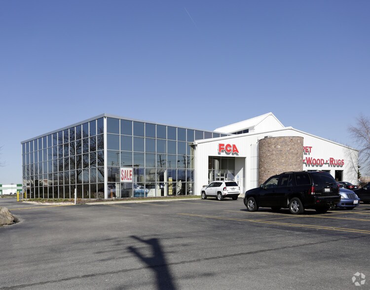1000 Brook Forest Ave, Shorewood, IL à vendre - Photo principale – Image 1 sur 4